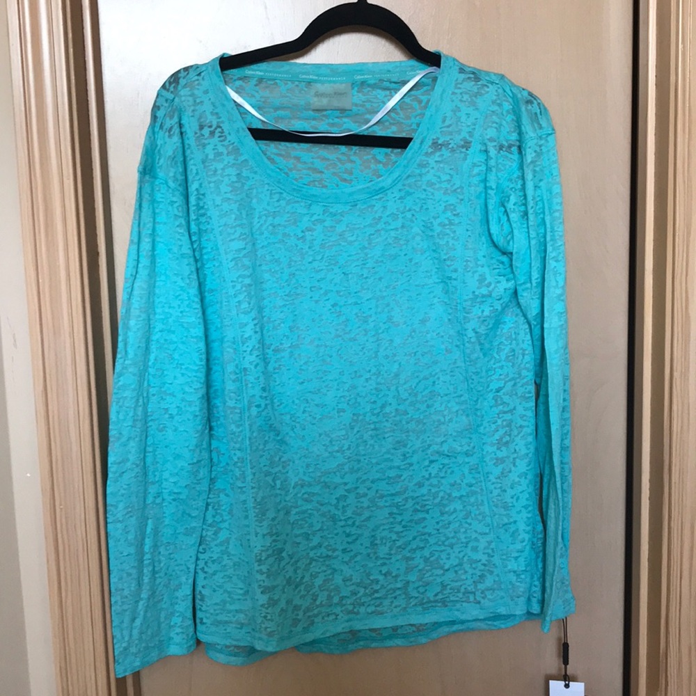 Lightweight top